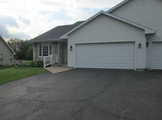 476 Fox Ln, Walworth, WI 53184