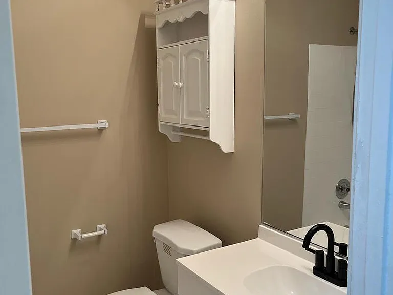 8565 Enochs Dr — Photo 10