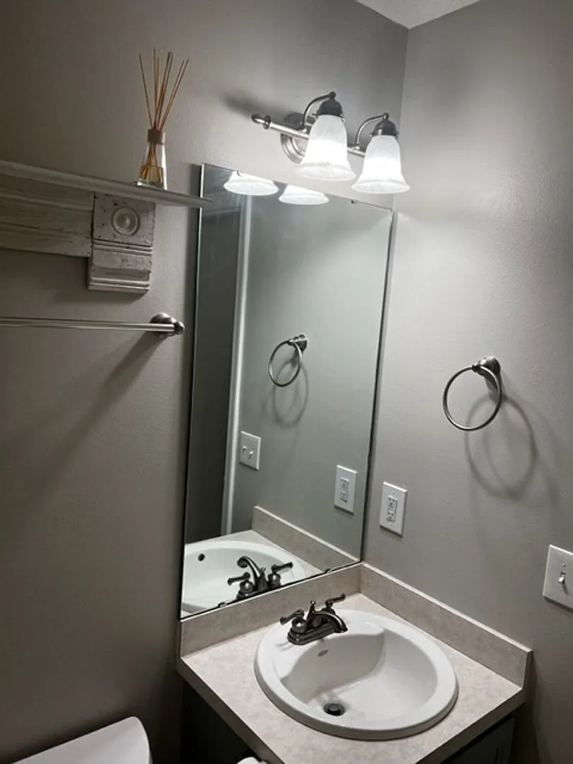 359 Canterbury Cir — Photo 3