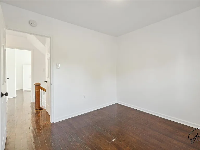 242 Harmon St — Photo 16