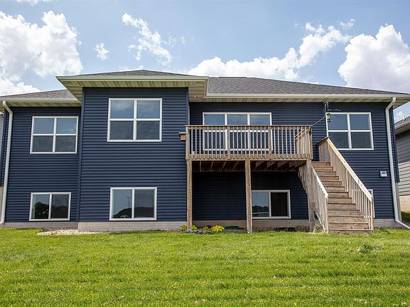 5th image of 1225 1st St SE