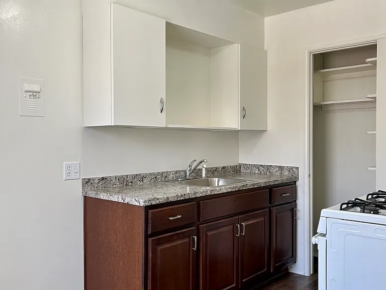 124 W Adele St #B — Photo 6