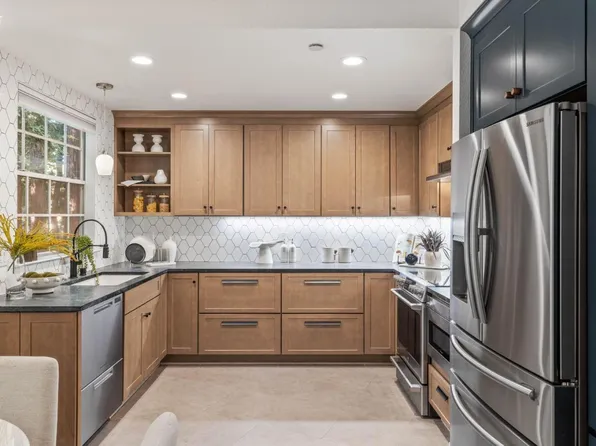 971 Belmont Ter Unit 9, Sunnyvale, CA 94086