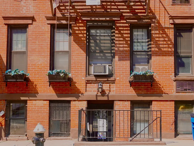 345 W 53rd St #B — Photo 10