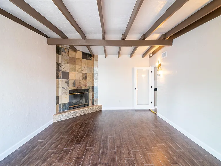 4633 E Devonshire Ave — Photo 7
