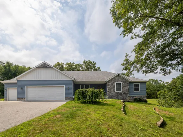 6795 S Whispering Woods Dr, Demotte, IN 46310