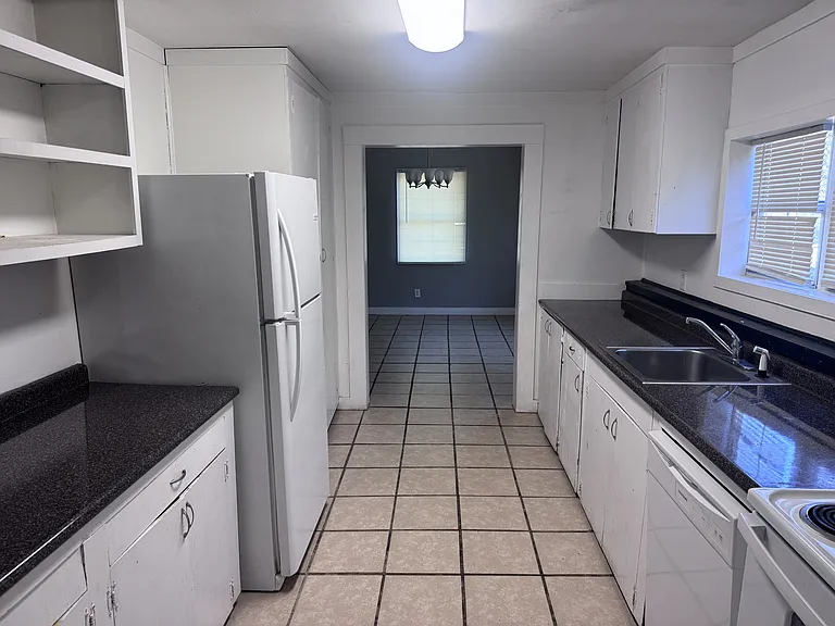 1750 Yarbrough Streetmontgomery — Photo 14