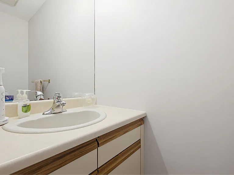 2165 Tower Ct — Photo 19