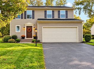 117 Coneflower Dr, West Henrietta, NY 14586