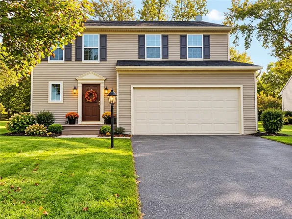 117 Coneflower Dr, West Henrietta, NY 14586