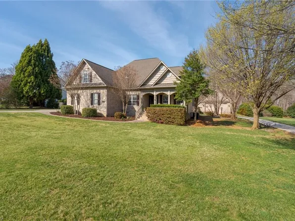 3604 Birdsong Ct, Summerfield, NC 27358