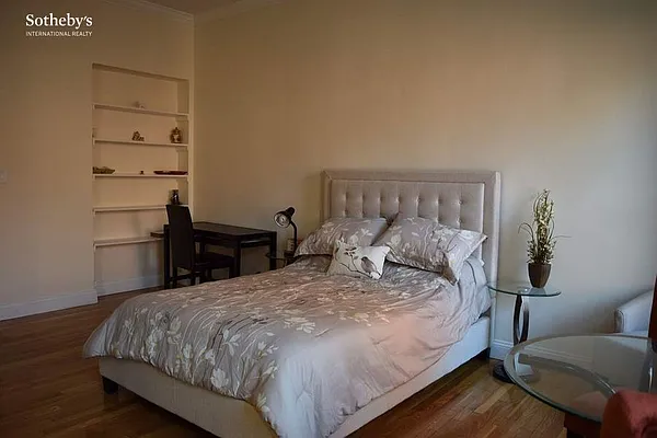 Rented by Sotheby's International Realty | media 2