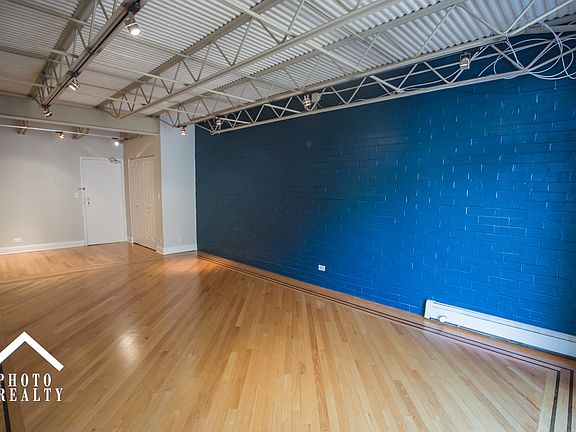 5th image of 3900 N Pine Grove Ave APT 305