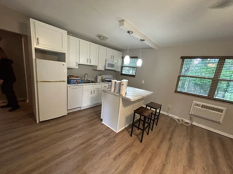 3081 Indianola Ave — Photo 2