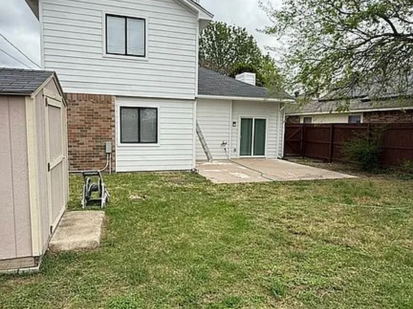 610 Lemons St, Cedar Hill, TX 75104