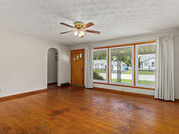 3rd image of 540 Park Ln