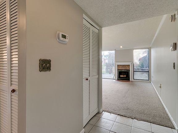 2nd image of 6 Sycamore Ct