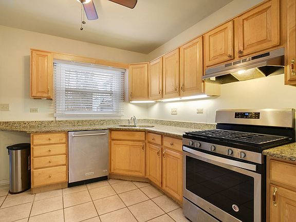 5th image of 101 W Maple Ave