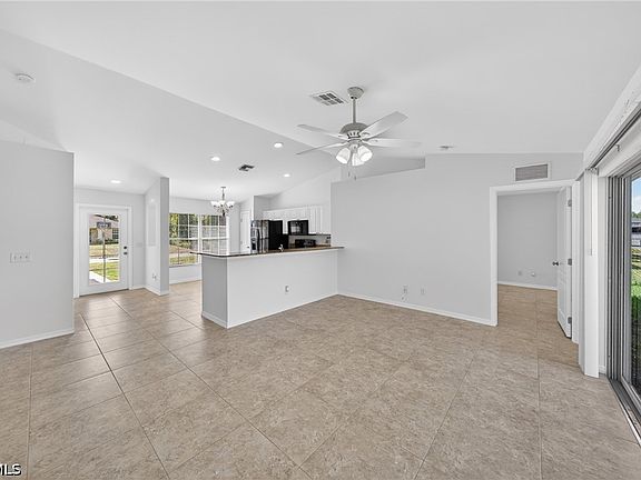 5th image of 510 Beach Ave S