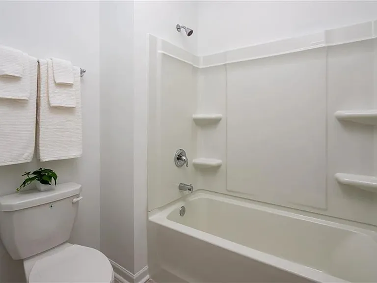 1735 Wellston Dr — Photo 14