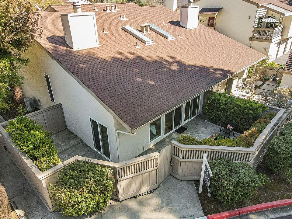 1st image of 19402 Vineyard Ln