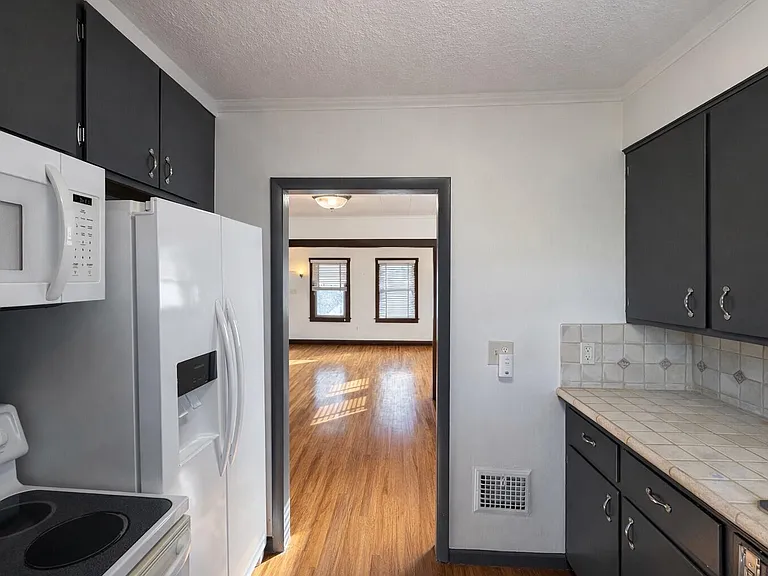 1259 Humphrey Ave — Photo 5