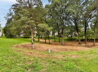 1011 Sulphur Spring Rd, Ballwin, MO 63021