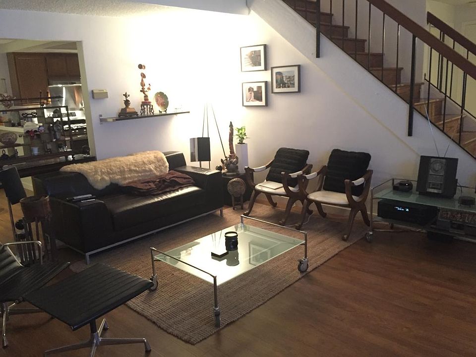 1st image of 642 W Huntington Dr Unit 2