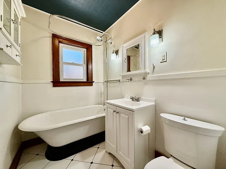 519 S Cedar St — Photo 17