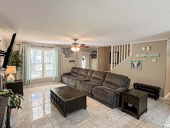3rd image of 85 Hol Mar Ct