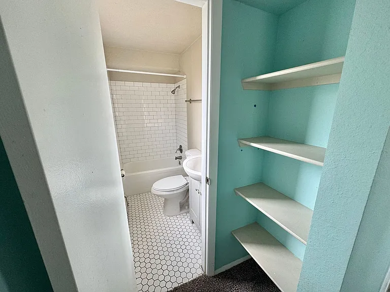 1021 W Vermijo Ave — Photo 14