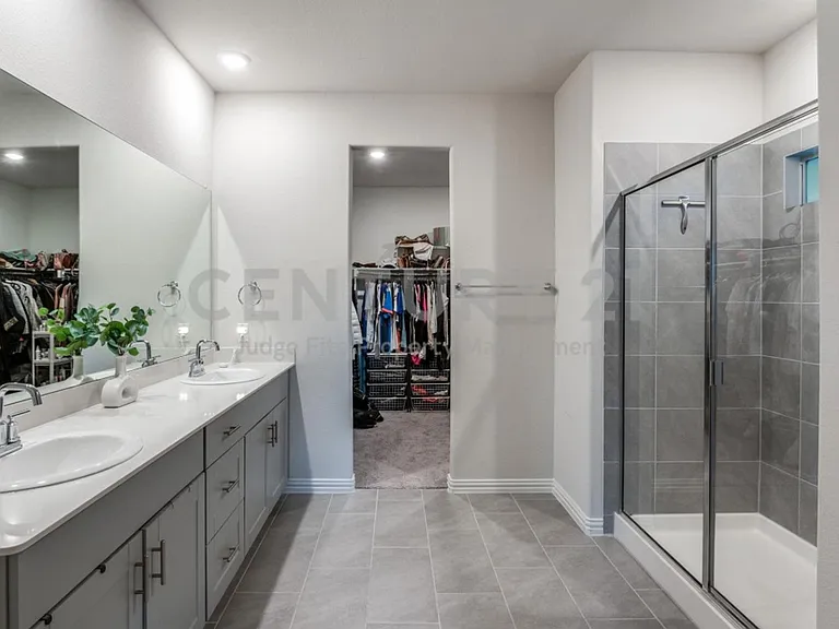 633 Cedar Springs Dr — Photo 15