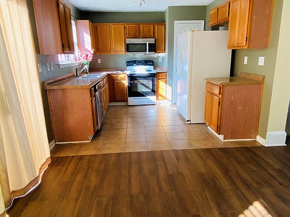 5th image of 4280 Hathaway Ct NW