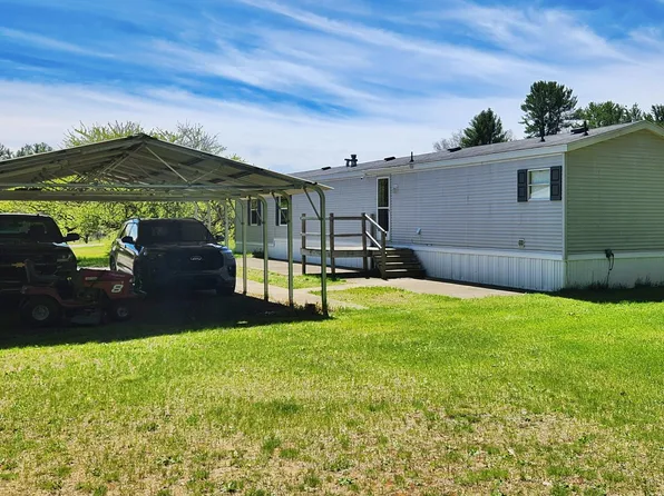 4067 E 20th St, White Cloud, MI 49349