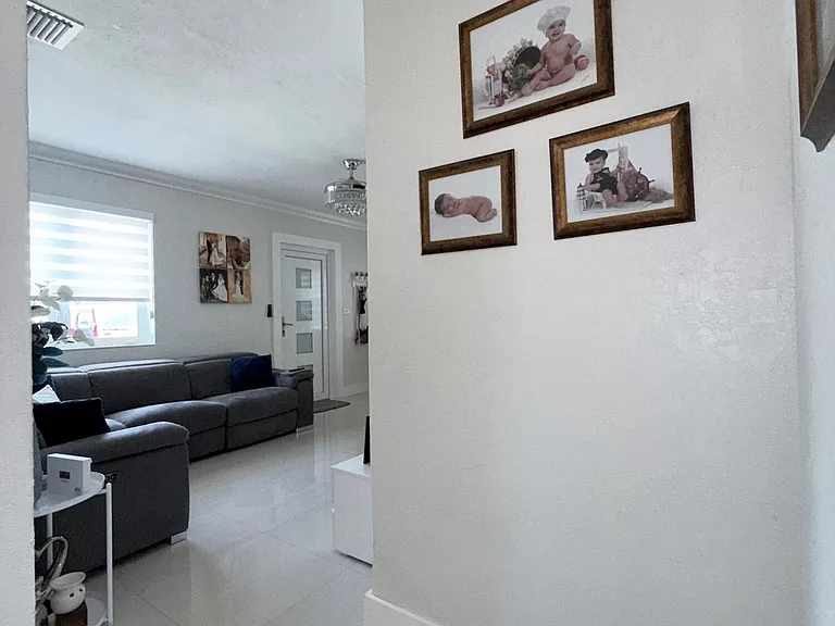 9235 SW 41st St — Photo 11