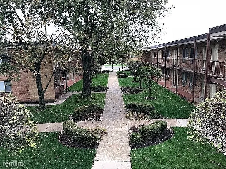 8506-2 Waukegan Rd #8506-2 — Photo 11