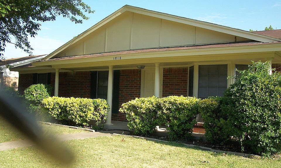 1st image of 1810 San Antonio Dr