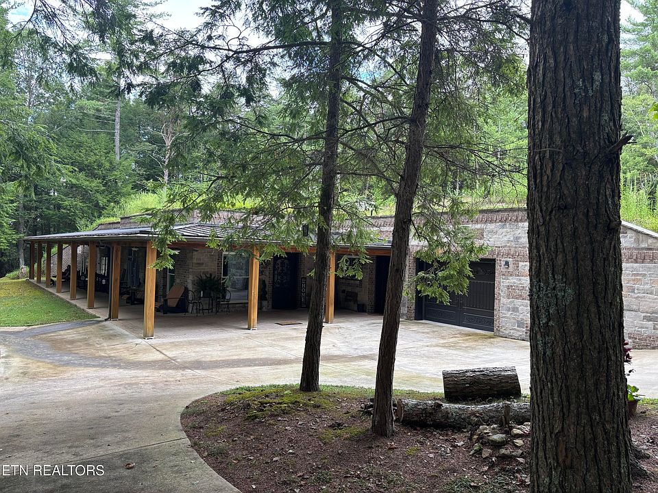 1st image of 381 Lakewood Dr