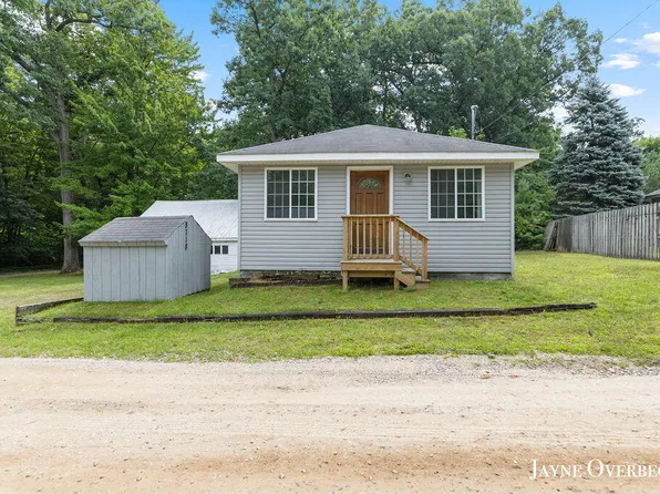 8718 Orleans Ave, Fenwick, MI 48834