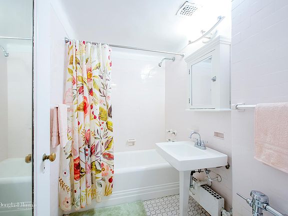 4th image of 350 W 57th St APT 9E