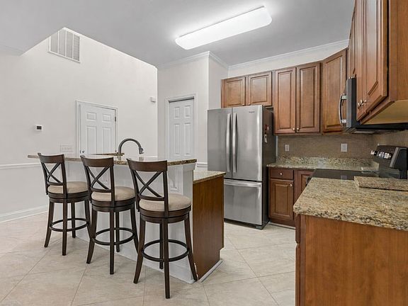 4th image of 803 Botany Loop #803