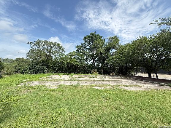 3rd image of 246 W Lachapelle LOT 10