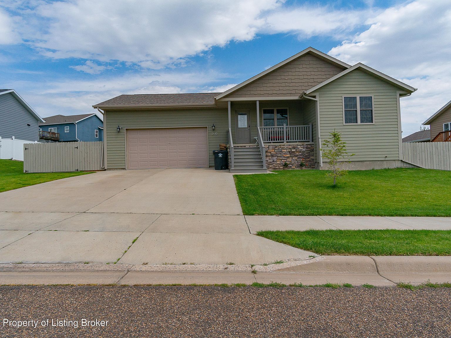 2610 Country Oak Dr, Dickinson, ND 58601 MLS 23858 Zillow