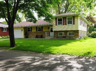 317 S 14th St, St Charles, IL 60174