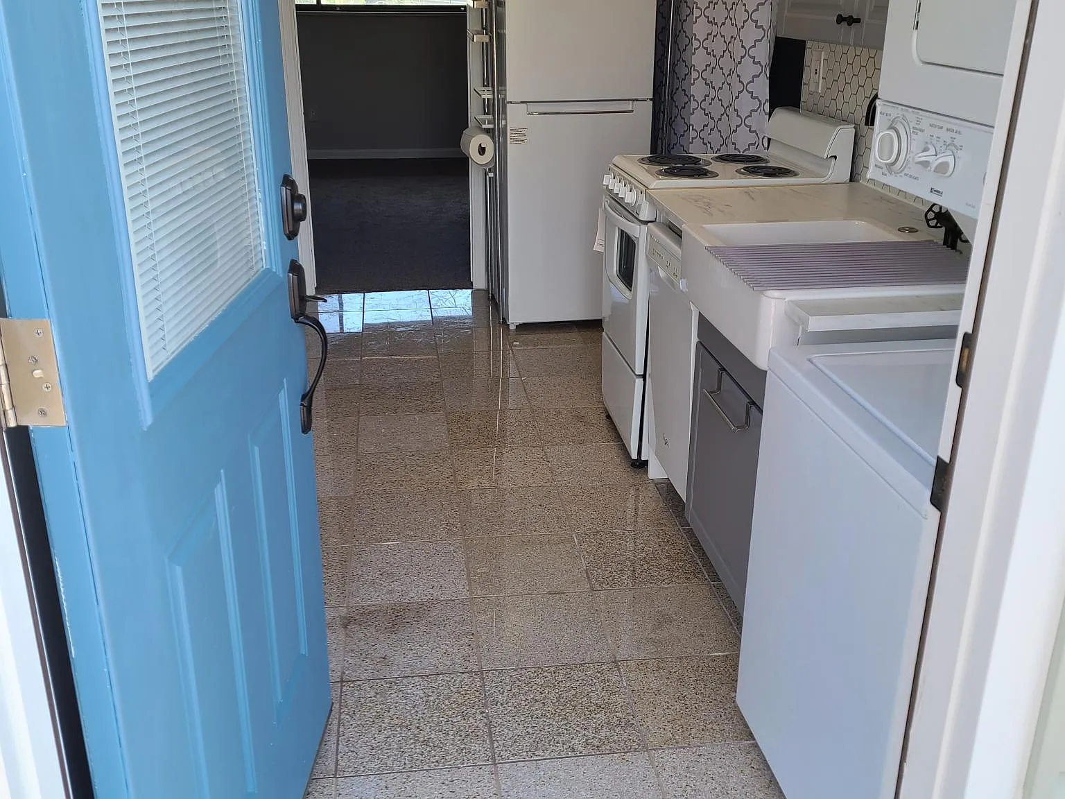 1 bed, 1000 sqft, $1,900 — Photo 2