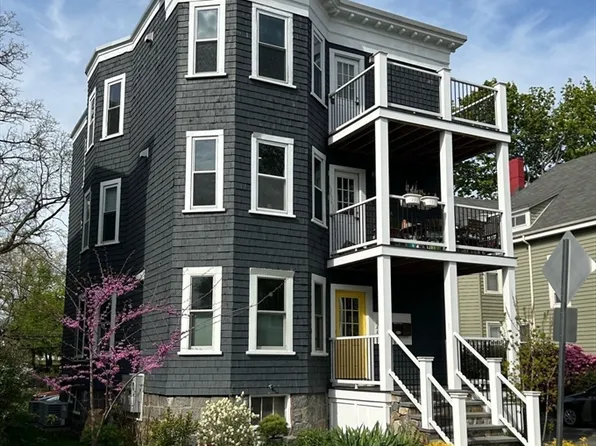 27 Armandine St APT 2, Boston, MA 02124