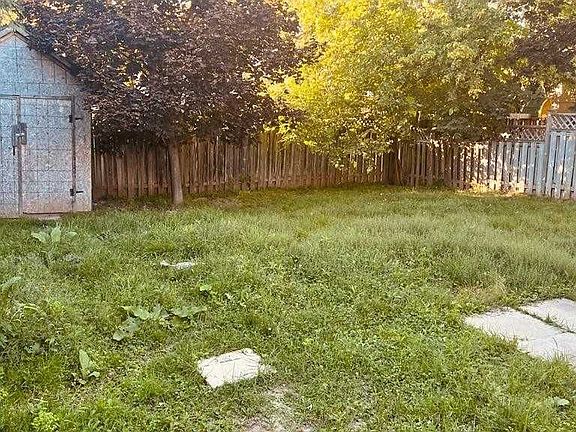4th image of 44 Manor Cres