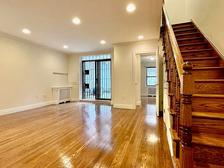 325 W 87th St #1R — Photo 2