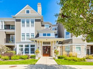 7 E Kennedy Ln APT 302, Hinsdale, IL