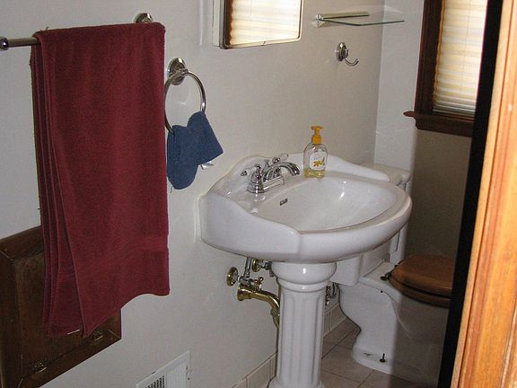 Main level Bath